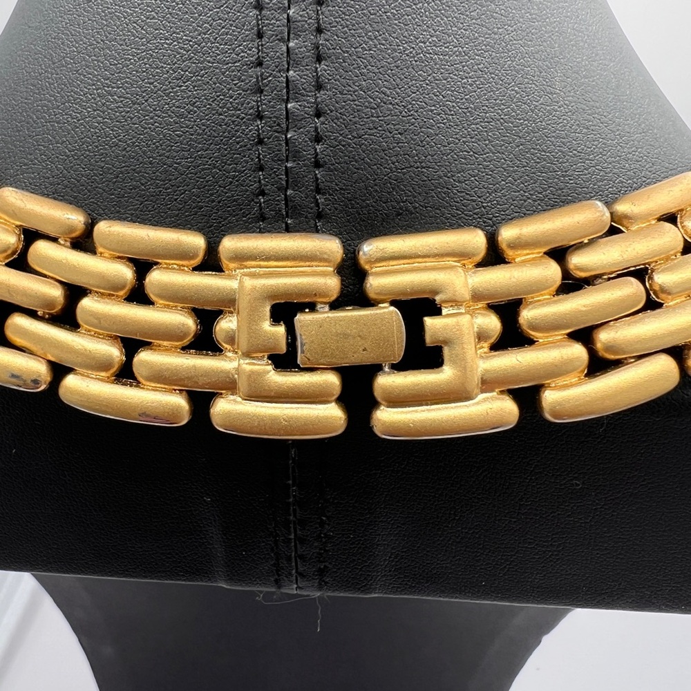 GIVENCHY Vintage Gold Plated Choker Panther Link Necklace - Picture 3 of 8